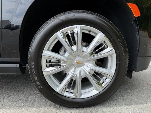 Certified 2024 Chevrolet Suburban High Country w/ Premium Package 2 image 16