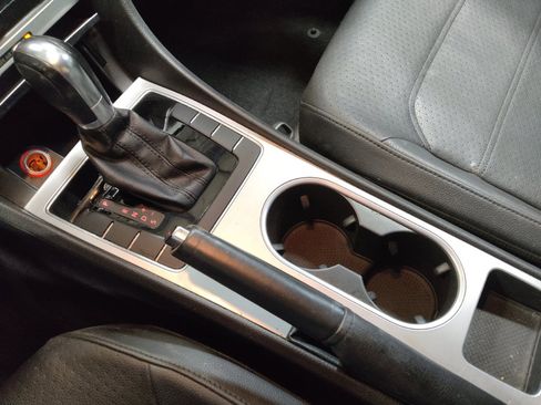 Used 2013 Volkswagen Passat 2.5 SE image 26