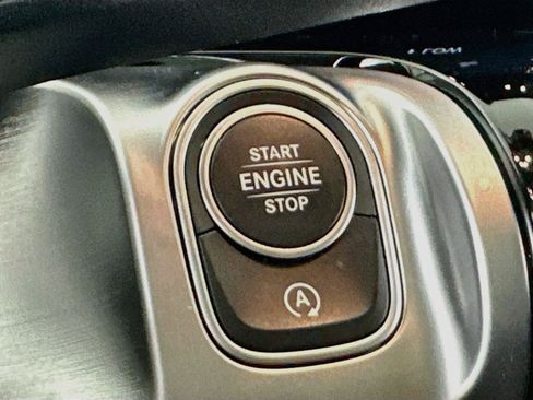 Certified 2022 Mercedes-Benz GLB 250 4MATIC image 16