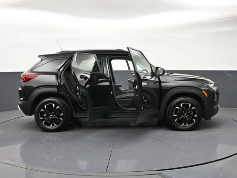 Used 2023 Chevrolet TrailBlazer LT AWD/4WD image 33
