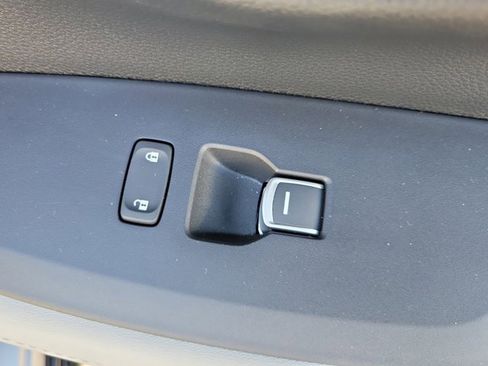 Certified 2024 Honda HR-V EX-L image 8