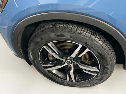 Used 2023 Volvo XC40 B5 Core w/ Convenience Package AWD/4WD image 29