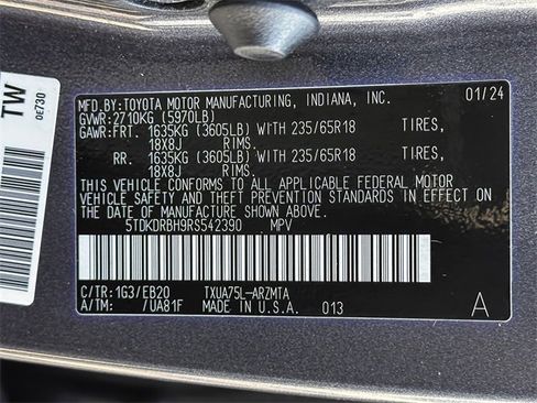 Used 2024 Toyota Highlander XLE image 34