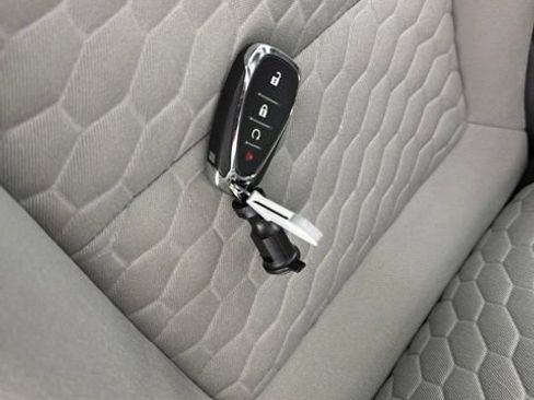 Used 2021 Chevrolet Equinox LS AWD/4WD image 27