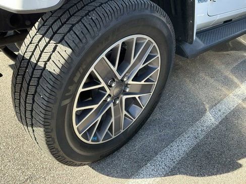 Used 2022 Jeep Wrangler Unlimited Sahara image 13