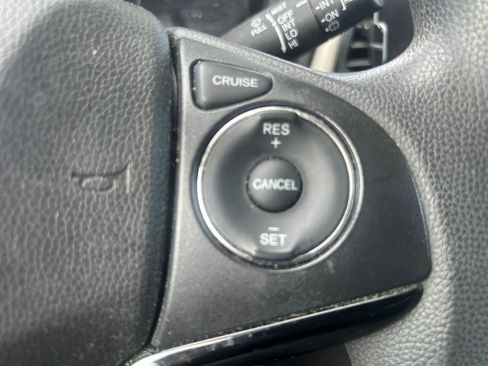Used 2022 Honda HR-V LX image 17