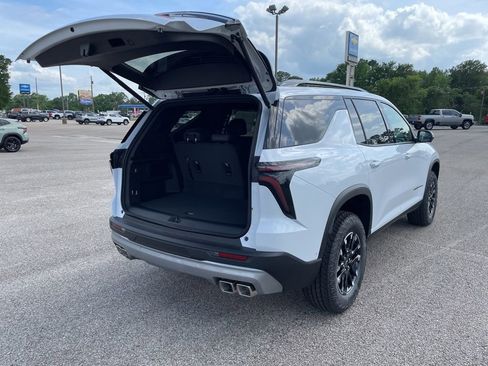 New 2026 Chevrolet Traverse Z71 w/ Enhanced Driving Package AWD/4WD image 31