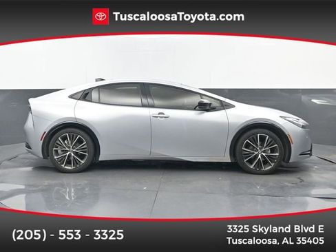 Used 2023 Toyota Prius XLE FWD image 1