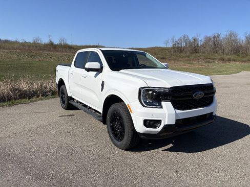 New 2026 Ford Ranger Lariat w/ Black Appearance Package AWD/4WD image 7