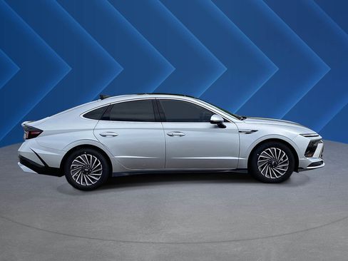New 2026 Hyundai Sonata SEL FWD image 2