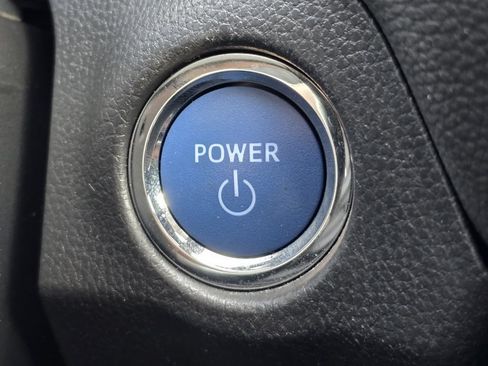 Used 2021 Toyota RAV4 XLE w/ Convenience Package AWD/4WD image 13