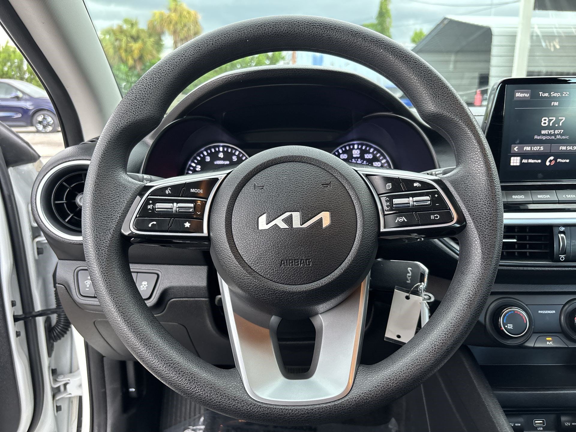 Certified 2023 Kia Forte LXS w/ LXS Technology Package FWD image 11