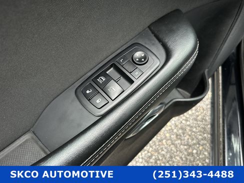 Used 2019 Dodge Challenger SXT image 22