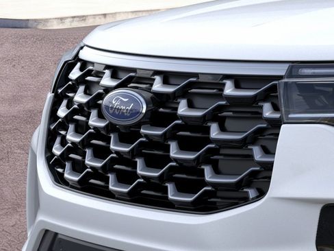 New 2026 Ford Explorer Platinum w/ LUX Leather Package AWD/4WD image 18