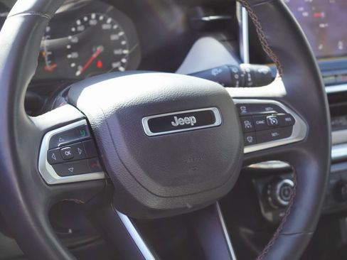 Used 2022 Jeep Compass Limited image 13