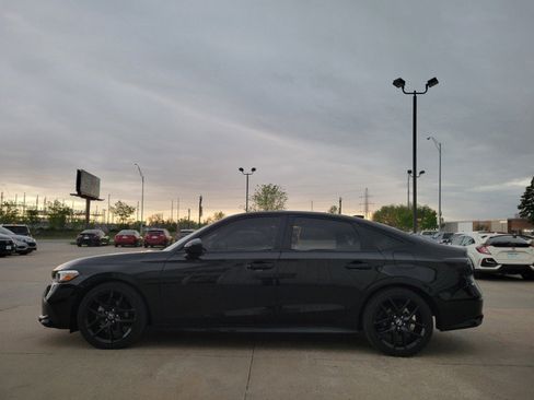 Used 2024 Honda Civic Sport image 4