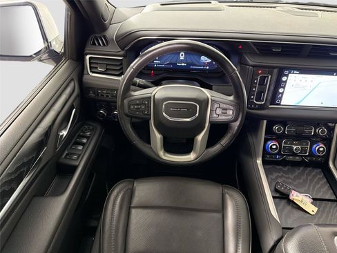 Used 2022 GMC Yukon XL Denali AWD/4WD image 22