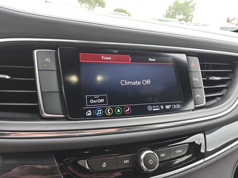 Used 2022 Buick Enclave Premium FWD image 13