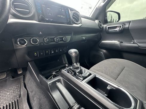 Used 2019 Toyota Tacoma TRD Off-Road image 29