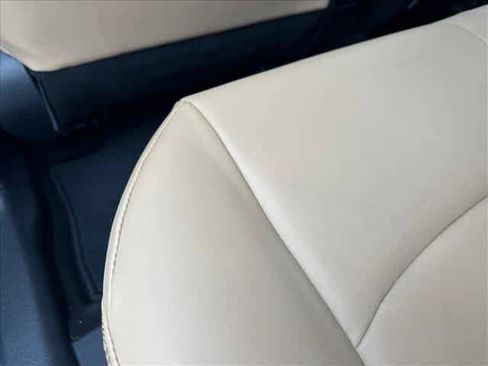 Used 2019 Toyota RAV4 XLE Premium image 14