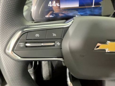 Used 2025 Chevrolet Equinox EV LT FWD image 21