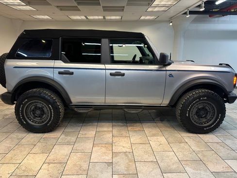 Used 2022 Ford Bronco Black Diamond image 7