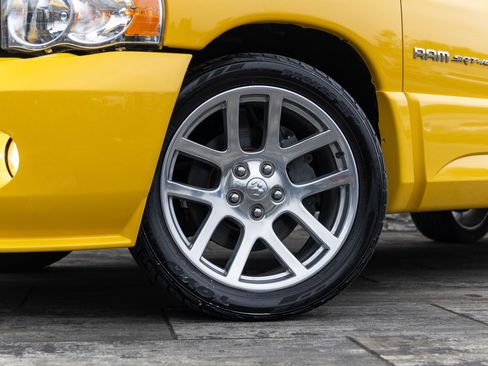 Used 2005 Dodge Ram 1500 Truck 4dr Quad Cab 140.5 WB image 9