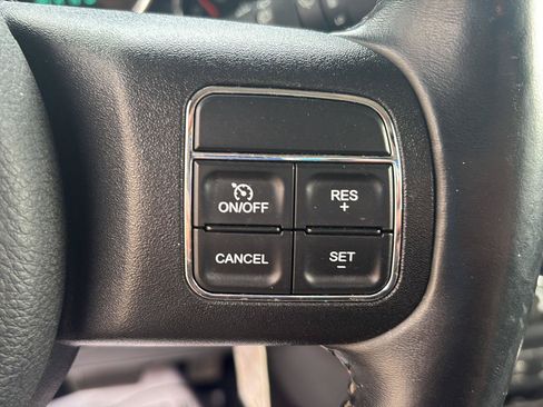 Used 2016 Jeep Wrangler Unlimited Sahara AWD/4WD image 9