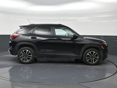 Used 2025 Chevrolet TrailBlazer LT w/ Driver Confidence Package FWD image 6