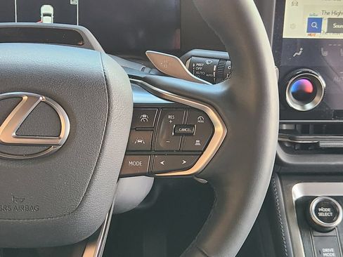 Used 2025 Lexus GX 550 w/ Accessory Package (2T) AWD/4WD image 31