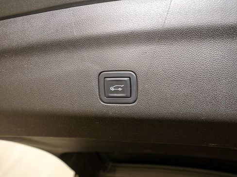 Used 2022 Chevrolet Tahoe RST w/ Sport Performance Package image 6