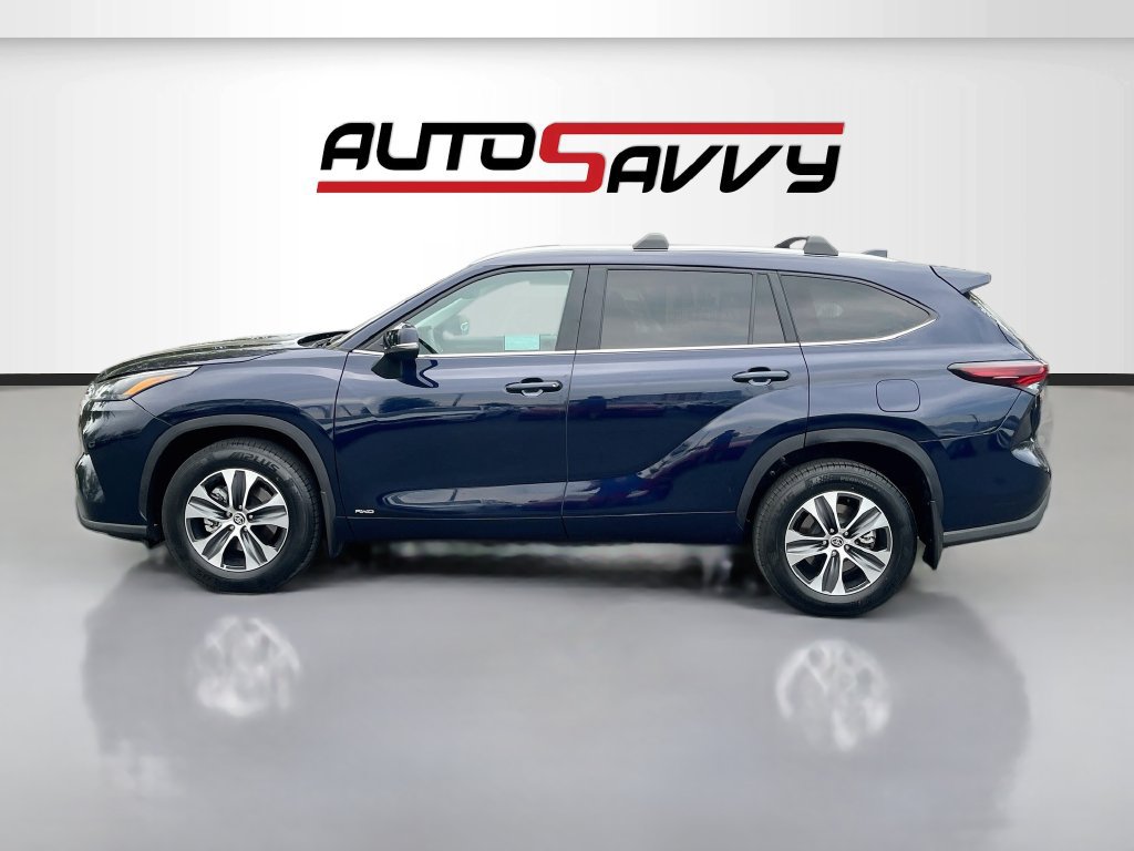 Used 2025 Toyota Highlander XLE AWD/4WD image 4