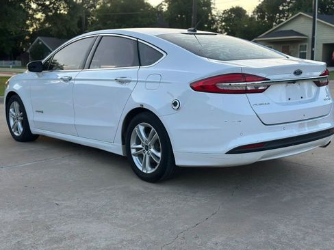 Used 2018 Ford Fusion SE w/ Equipment Group 602A FWD image 5