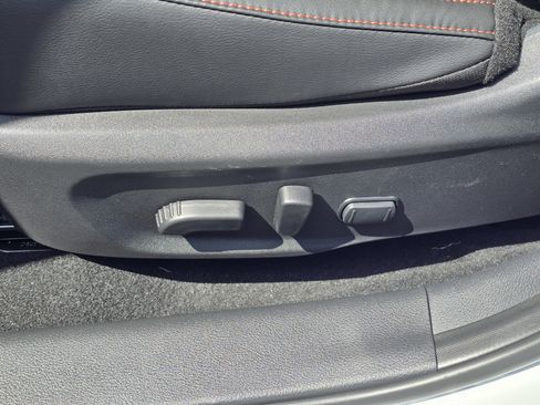 Used 2025 Nissan Sentra SR w/ SR Premium Package FWD image 17