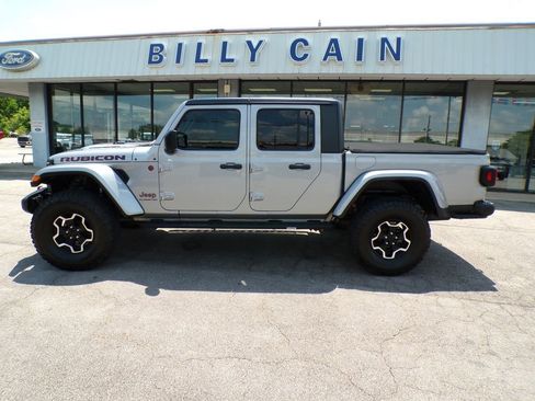 Used 2021 Jeep Gladiator Rubicon AWD/4WD image 4