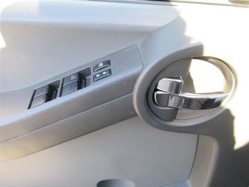 Used 2014 Nissan Xterra S image 11