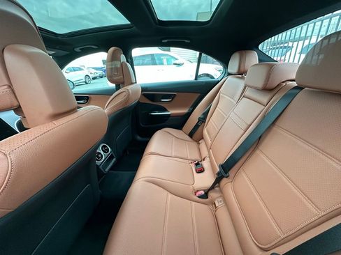 Used 2025 Mercedes-Benz C 300 4MATIC Sedan image 8