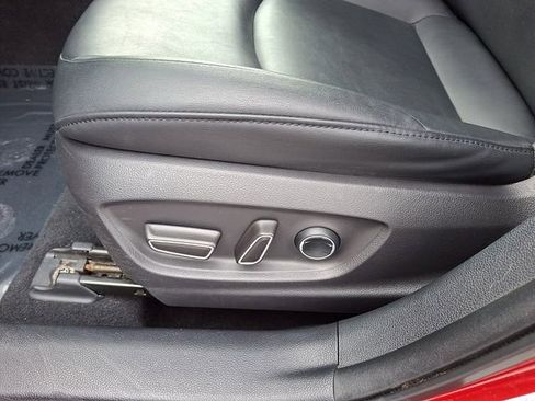 Used 2018 Toyota Prius Prime Premium image 14