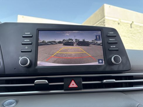 Used 2023 Hyundai Elantra SEL FWD image 22