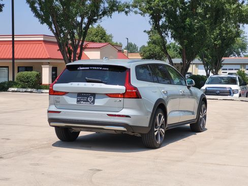 Certified 2026 Volvo V60 B5 Cross Country Plus AWD/4WD image 3