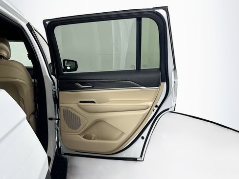 Used 2023 Jeep Grand Cherokee L Limited RWD image 32