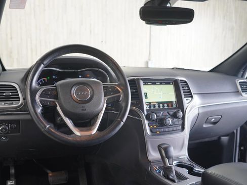 Used 2018 Jeep Grand Cherokee Limited w/ Luxury Group II AWD/4WD image 11