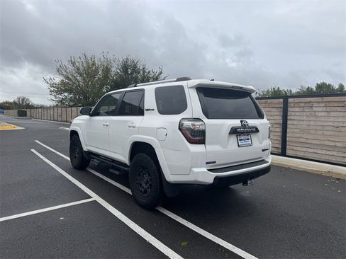 Used 2018 Toyota 4Runner TRD Pro image 3