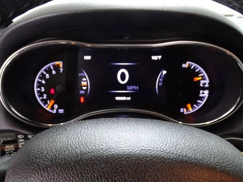 Used 2017 Jeep Grand Cherokee Altitude image 16