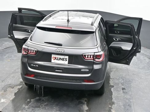 Used 2024 Jeep Compass Latitude image 64