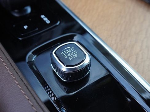 Used 2024 Volvo XC90 T8 Plus w/ Protection Package image 64