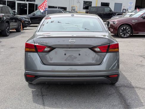 Used 2025 Nissan Altima 2.5 SV FWD image 7