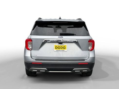 Used 2023 Ford Explorer XLT w/ Equipment Group 202A image 4