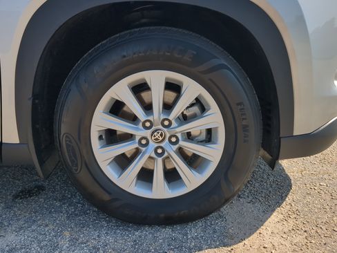 Used 2025 Toyota Grand Highlander FWD image 9