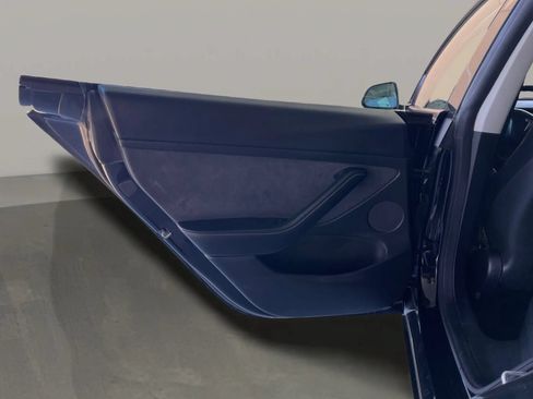 Used 2023 Tesla Model 3 Standard Range RWD image 18